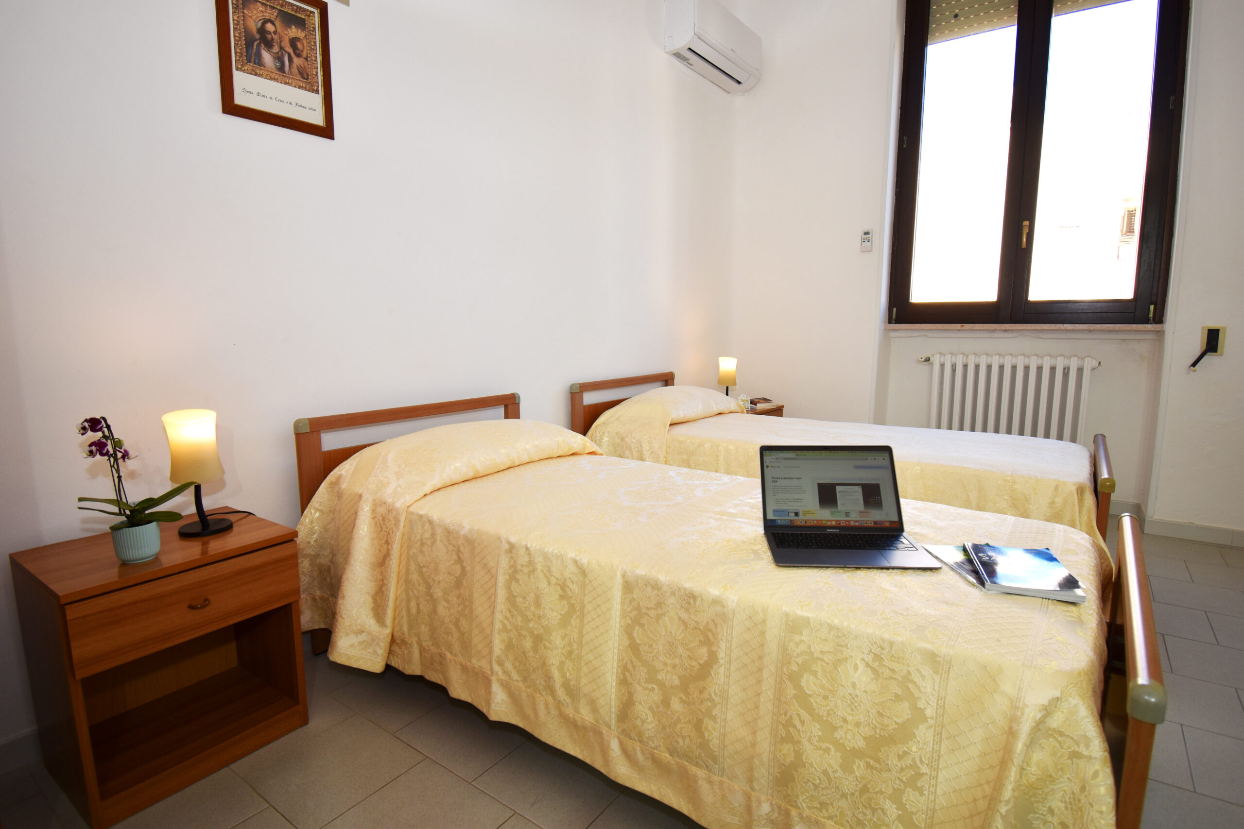 Albergo del Santuario Hotel del Santuario, camera ideale per cicloturisti e pellegrini per riposo e relax a Santa Maria di Leuca, vista mare - © Michele Rosafio