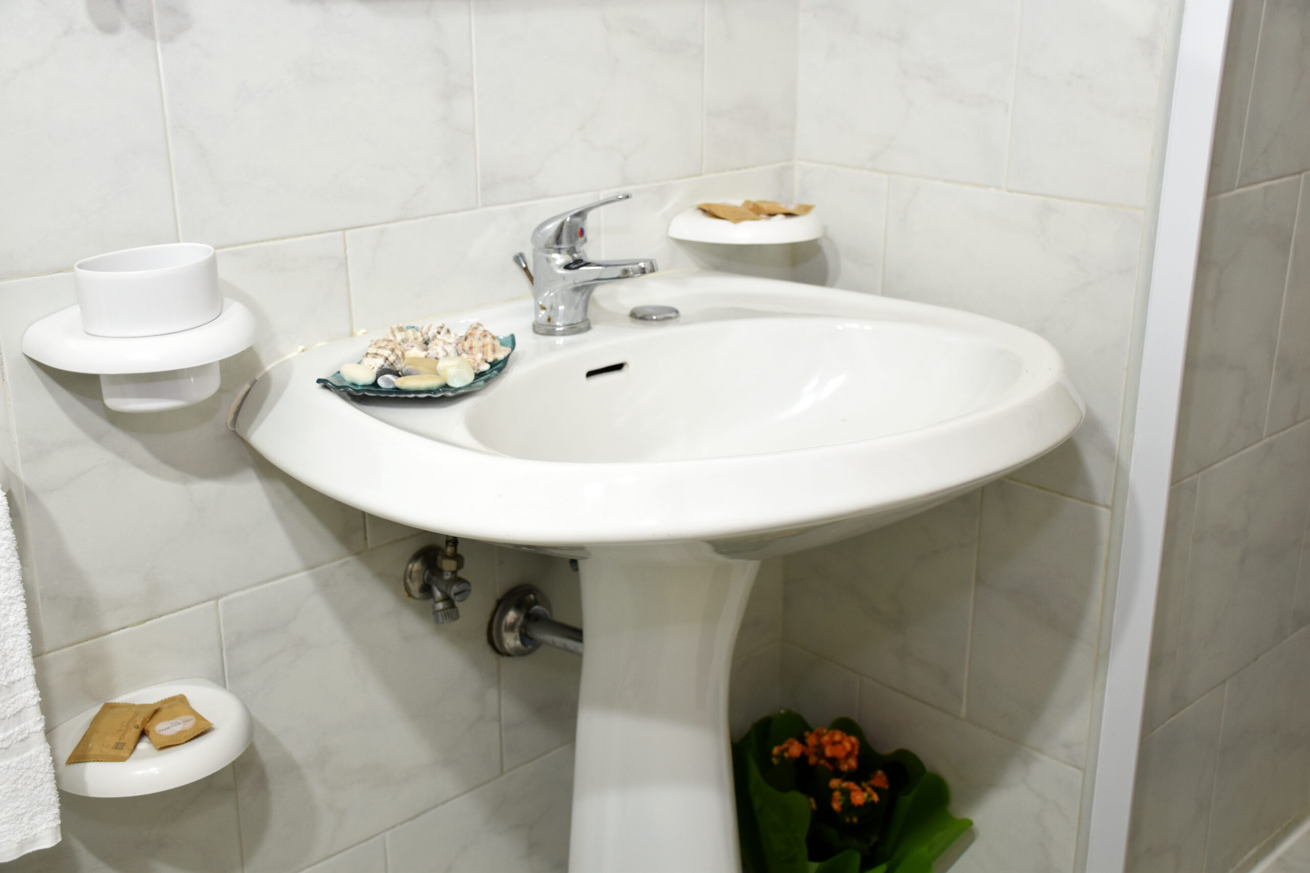 Casa per ferie “Maris Stella” Bagno luminoso e curato - Casa per Ferie Maris Stella a Santa Maria di Leuca - Lecce - Salento.